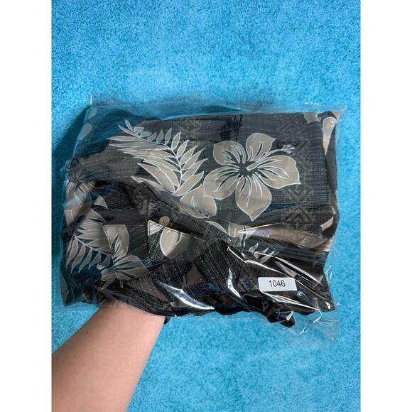 Extreme Gear Mens L Hawaiian Shirt Gray Tan Floral 100% Poly Made in Korea - Picture 14 of 14